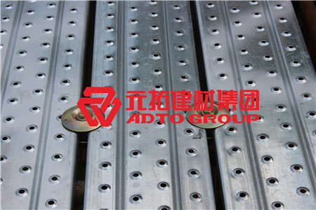 鋼跳板210 的凹凸孔設(shè)計(jì)有什么優(yōu)勢(shì)？