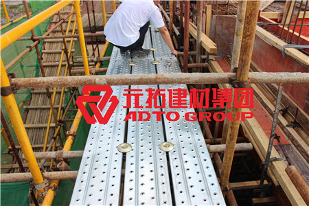 鋼跳板生產(chǎn)廠家：鋼跳板價(jià)格為什么這么高？