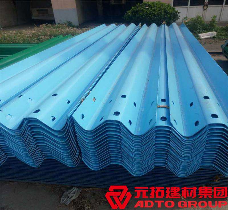 湖南鄉(xiāng)村公路護(hù)欄板多少錢一米？