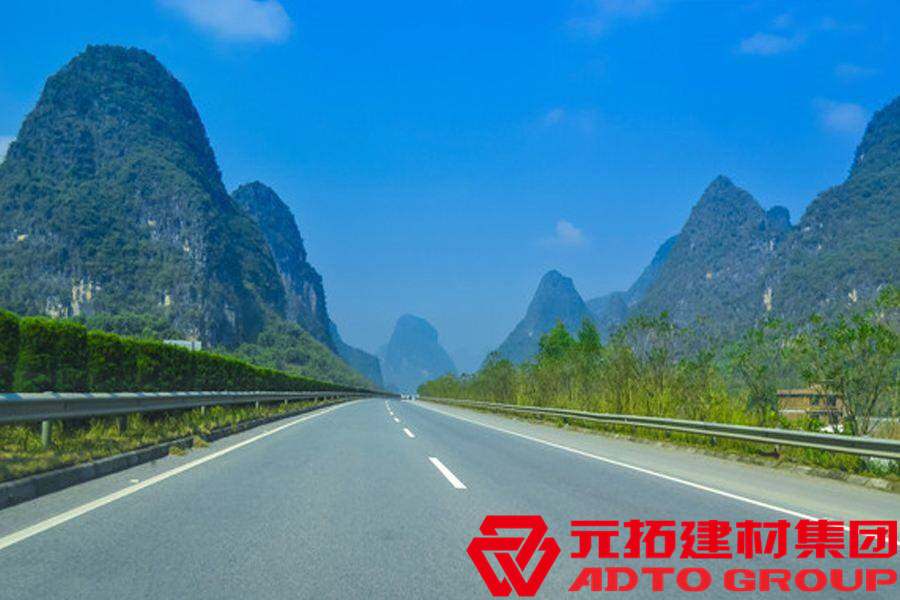 鄉(xiāng)村公路護(hù)欄板如何安裝，有哪些注意事項(xiàng)？