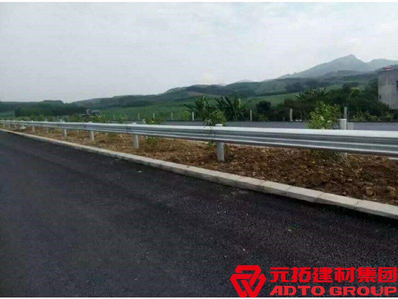 吉林高速公路護(hù)欄板廠家哪家好？