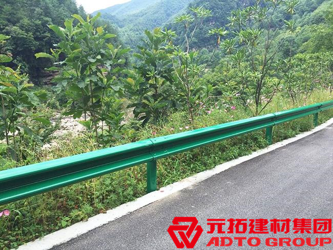 湖北鄉(xiāng)村公路護(hù)欄板報(bào)價(jià)是多少？