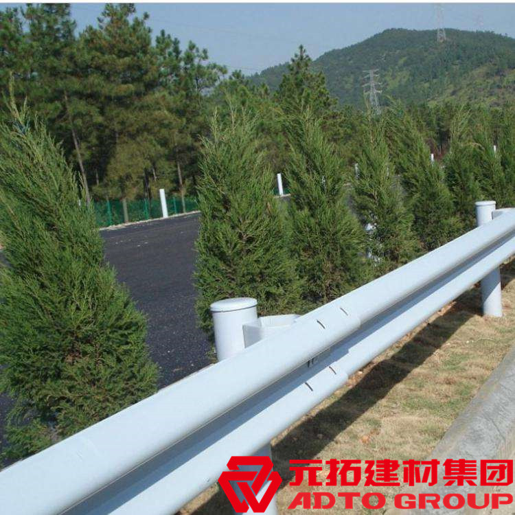 山東鄉(xiāng)村公路護(hù)欄板哪里有賣(mài)？訂購(gòu)電話是多少？