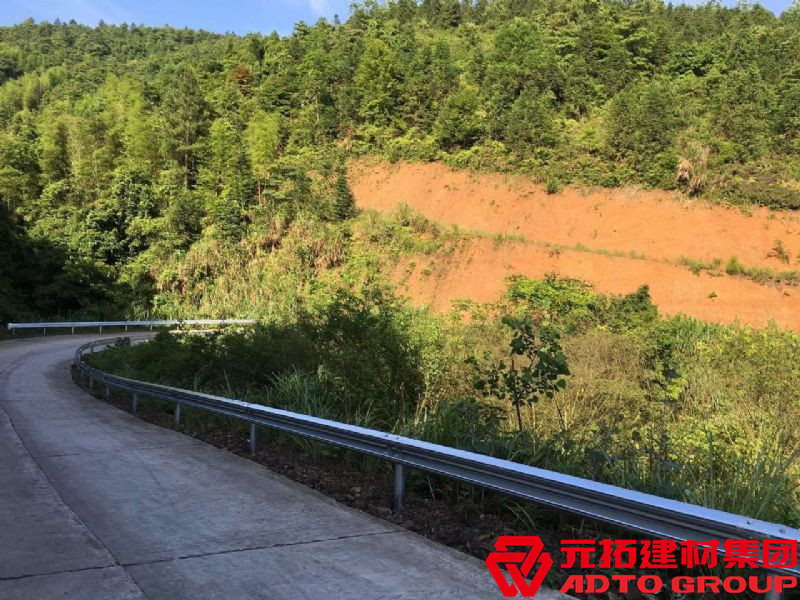 便宜的鄉(xiāng)村公路護欄板去哪里買？