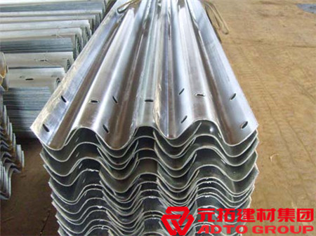 海南高速公路護(hù)攔板報(bào)價(jià)，2019年價(jià)格表