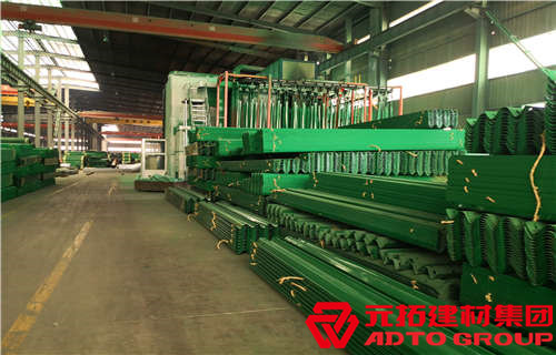 武漢高速公路護(hù)欄板廠家選哪家好？