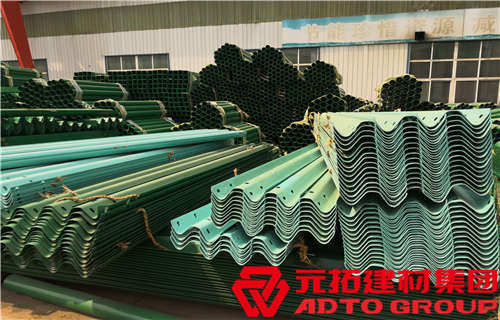 重慶高速公路護(hù)欄板廠家怎么選？