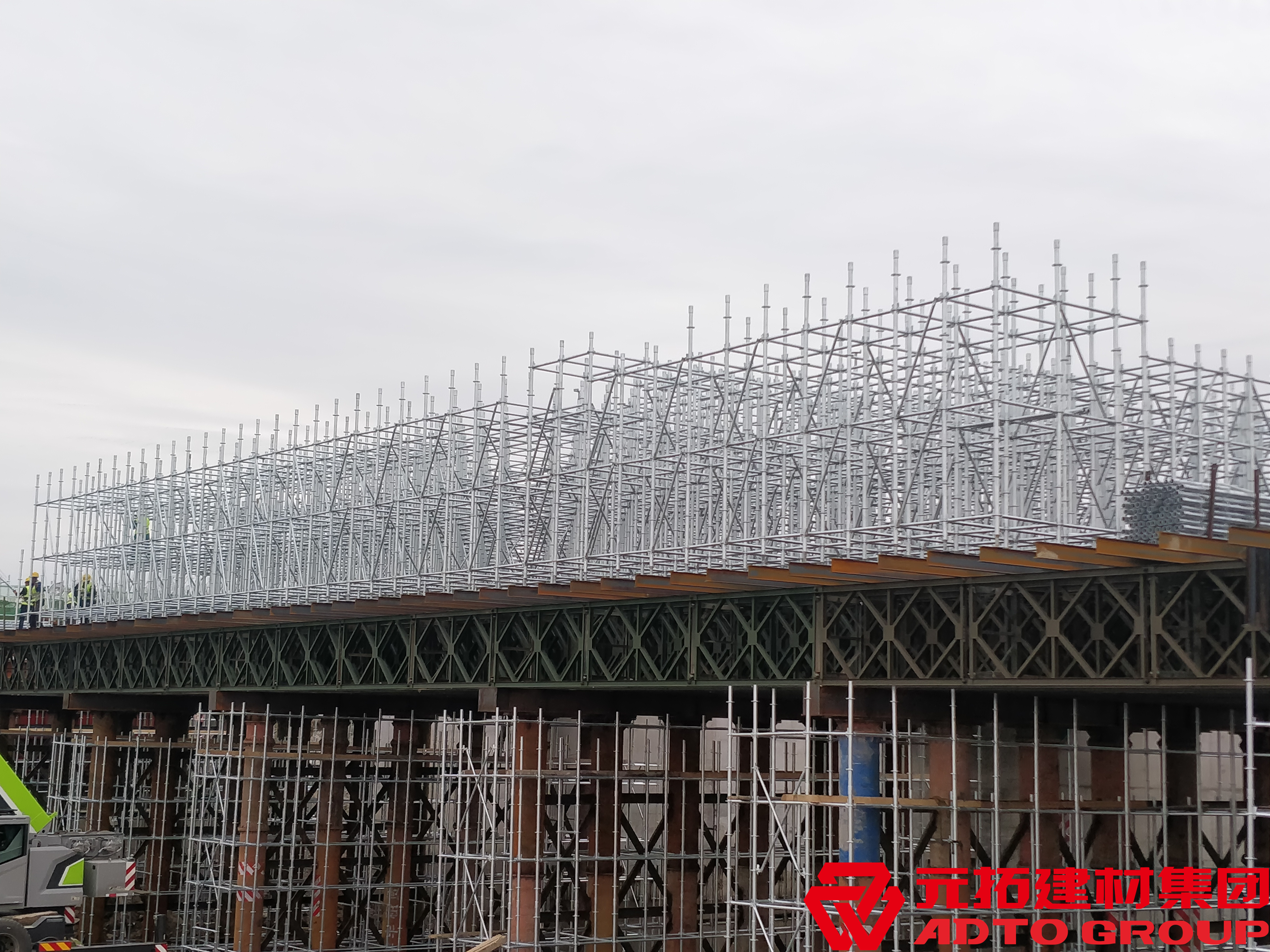 江蘇鹽通高鐵項目使用元拓盤扣式腳手架