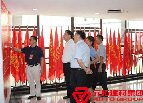 望城區(qū)委副書記張毅一行到元拓調(diào)研