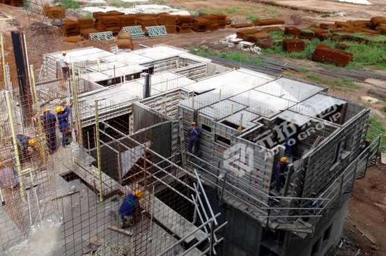 與傳統(tǒng)建筑模板相比，鋁合金模板具有的優(yōu)勢