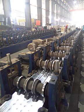 元拓鋼跳板生產(chǎn)線