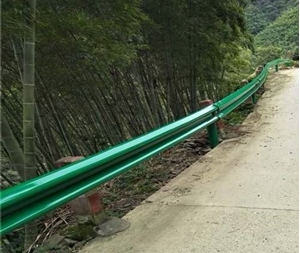 圖片 鄉(xiāng)村公路護欄板
